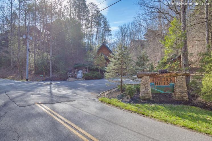 Pine Tree Lodge Гетлинбург Екстериор снимка